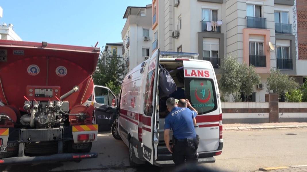 Kendisini eve kilitledi, evi yakmaya çalıştı! Sinir krizi geçirdi 3